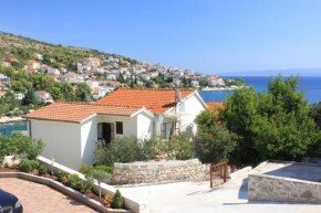  Apartment Mavarstica 8439a  Трогир